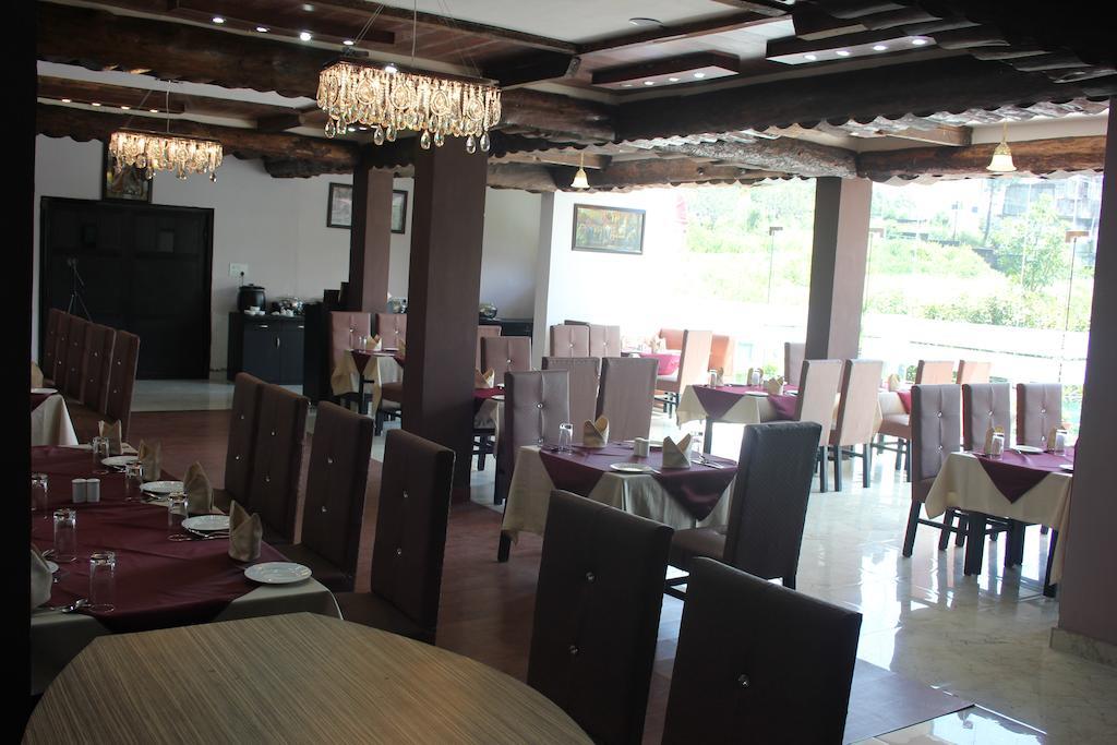The Royal Court Hotel Nainital Exterior photo