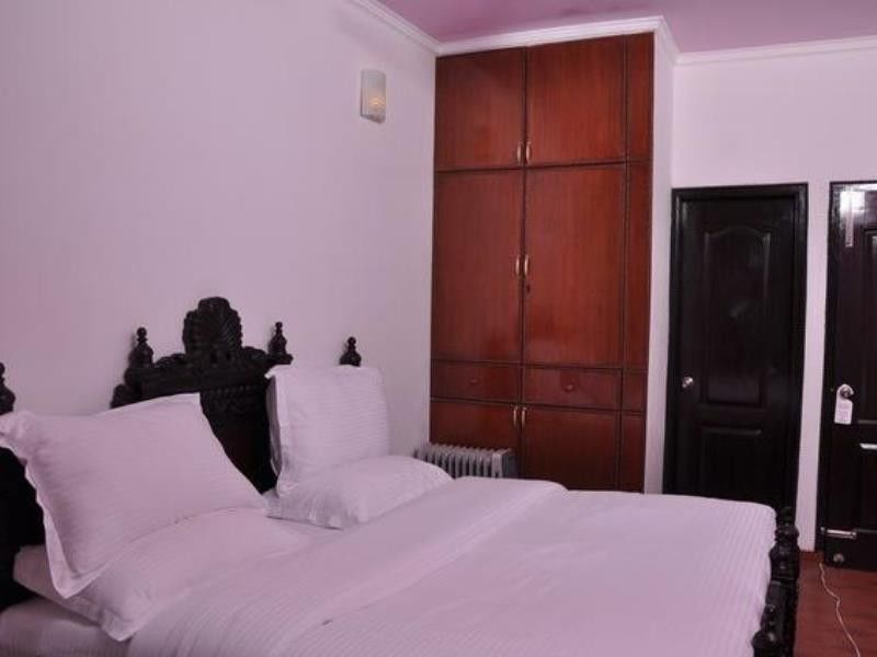 The Royal Court Hotel Nainital Exterior photo