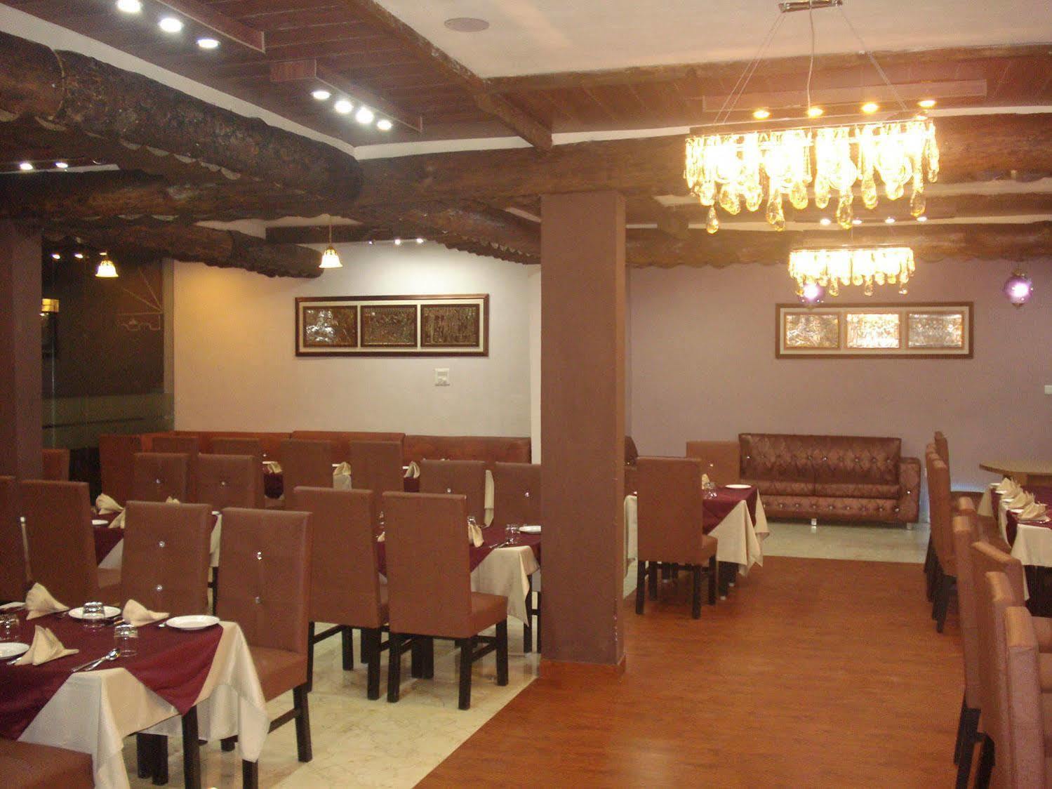 The Royal Court Hotel Nainital Exterior photo